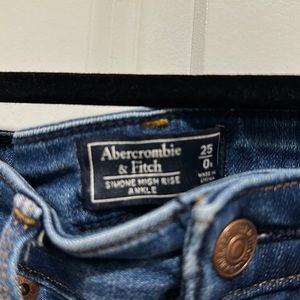 Simone High Rise Ankle Jeans